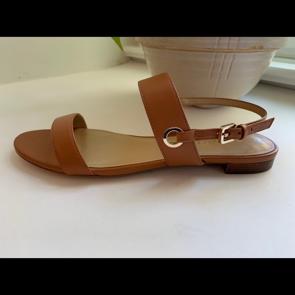 NEW! Talbots Tan Leather Flat Sandal In Size 8M